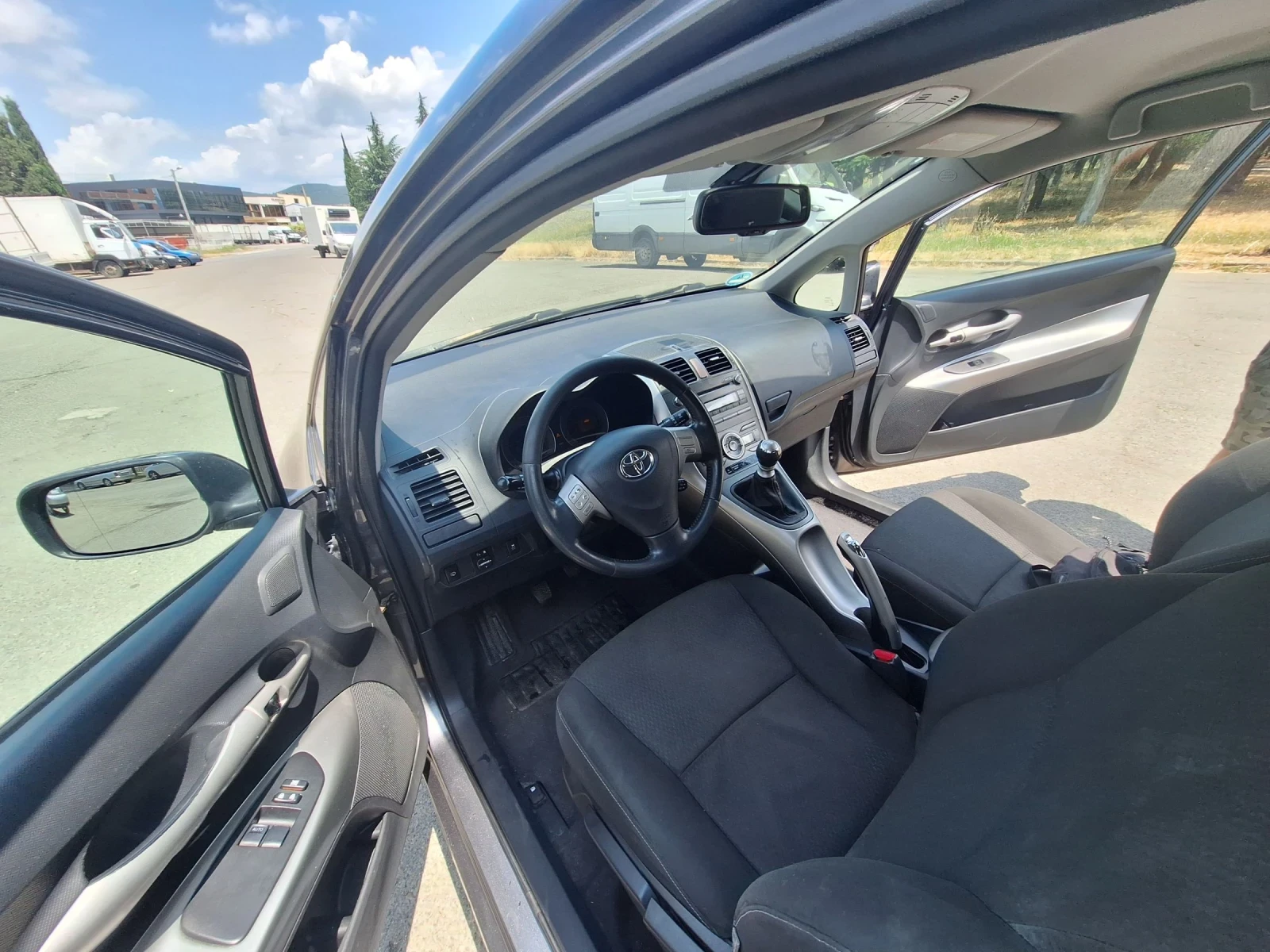Toyota Auris 2.2D - изображение 8