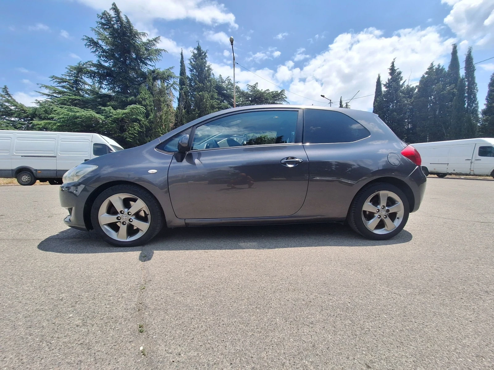 Toyota Auris 2.2D - изображение 4