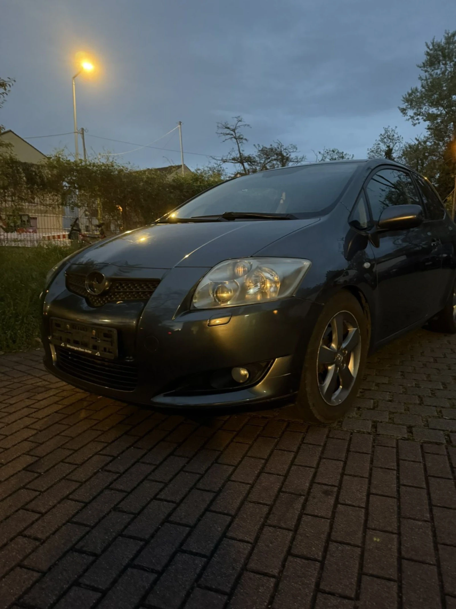 Toyota Auris 2.2D - изображение 2