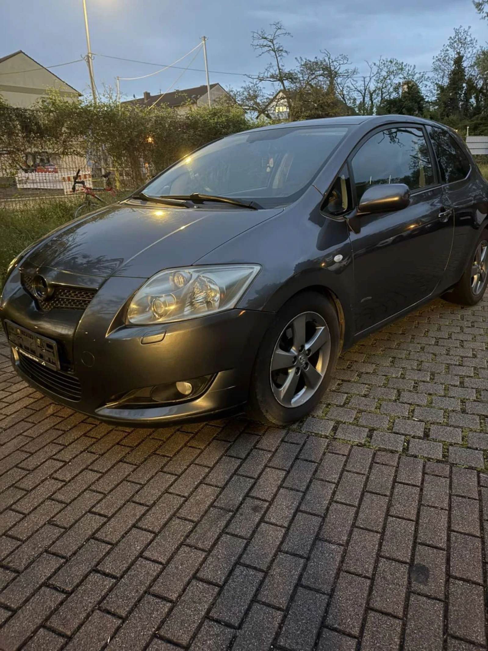 Toyota Auris 2.2D - изображение 3
