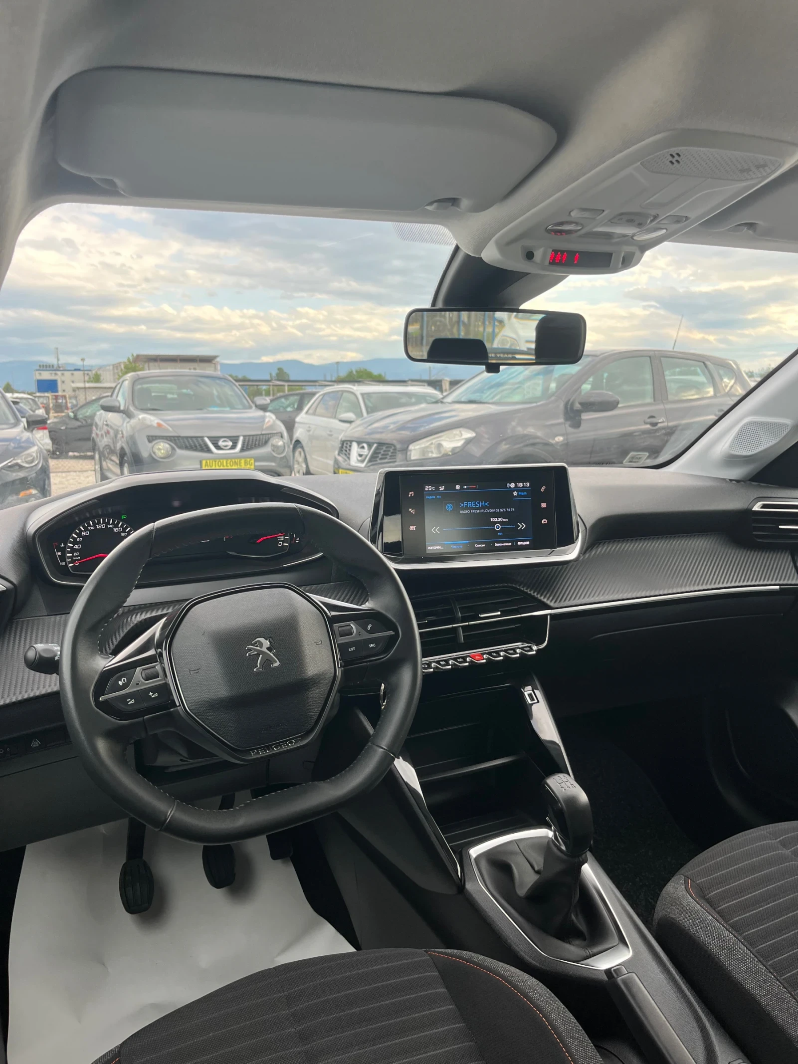 Peugeot 208 1.2i - изображение 7