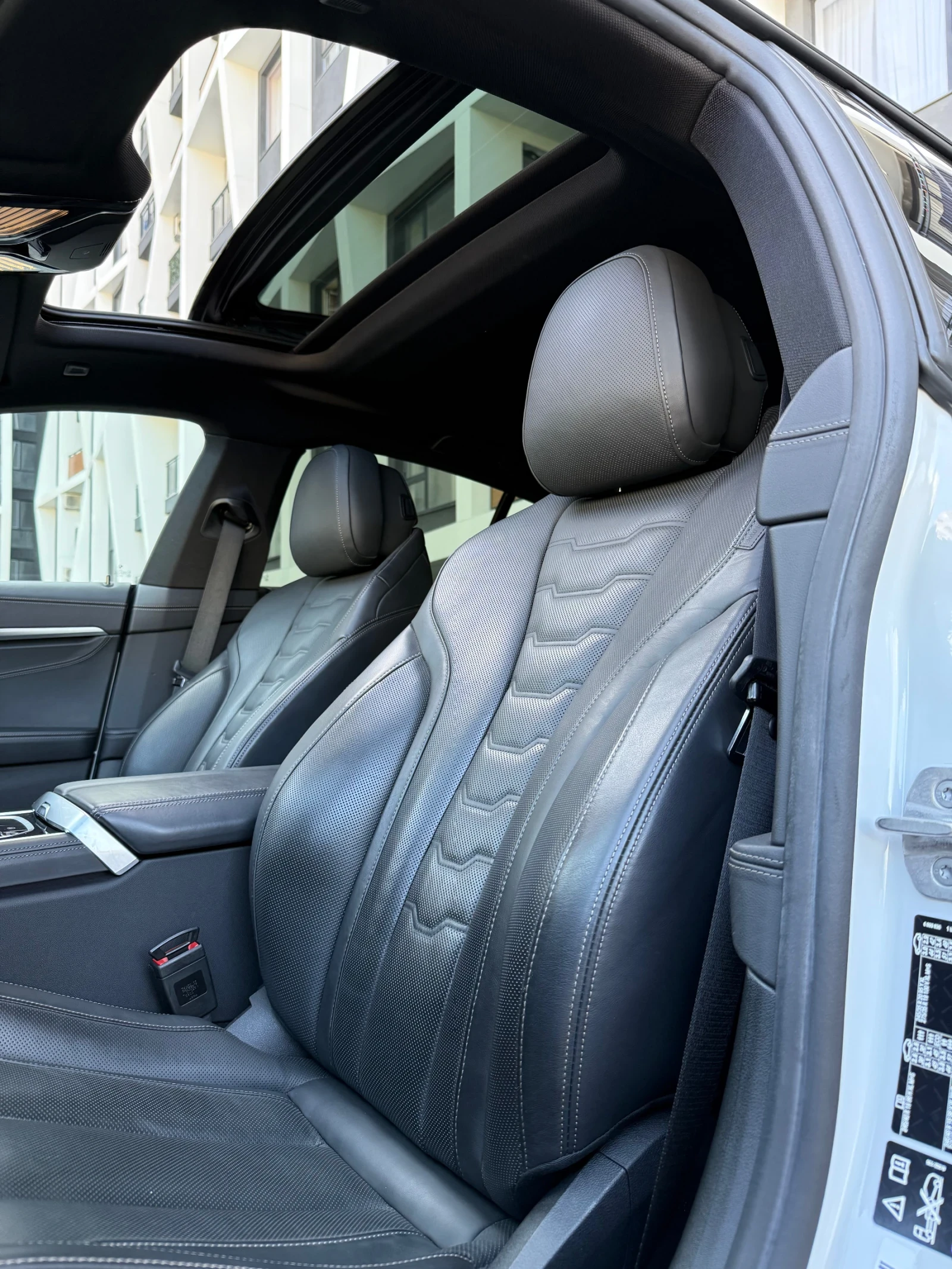 BMW 850 М xDrive Premium Гаранция 2029г Завиващ заден мост - изображение 8