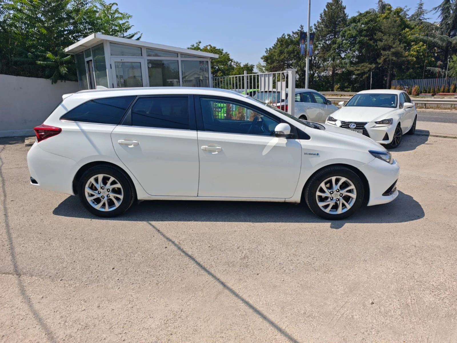 Toyota Auris SW ХИБРИД* ФЕЙСЛИФТ* 3 МЕСЕЦА ГАРАНЦИЯ* НАВИ* КАМЕ - изображение 6