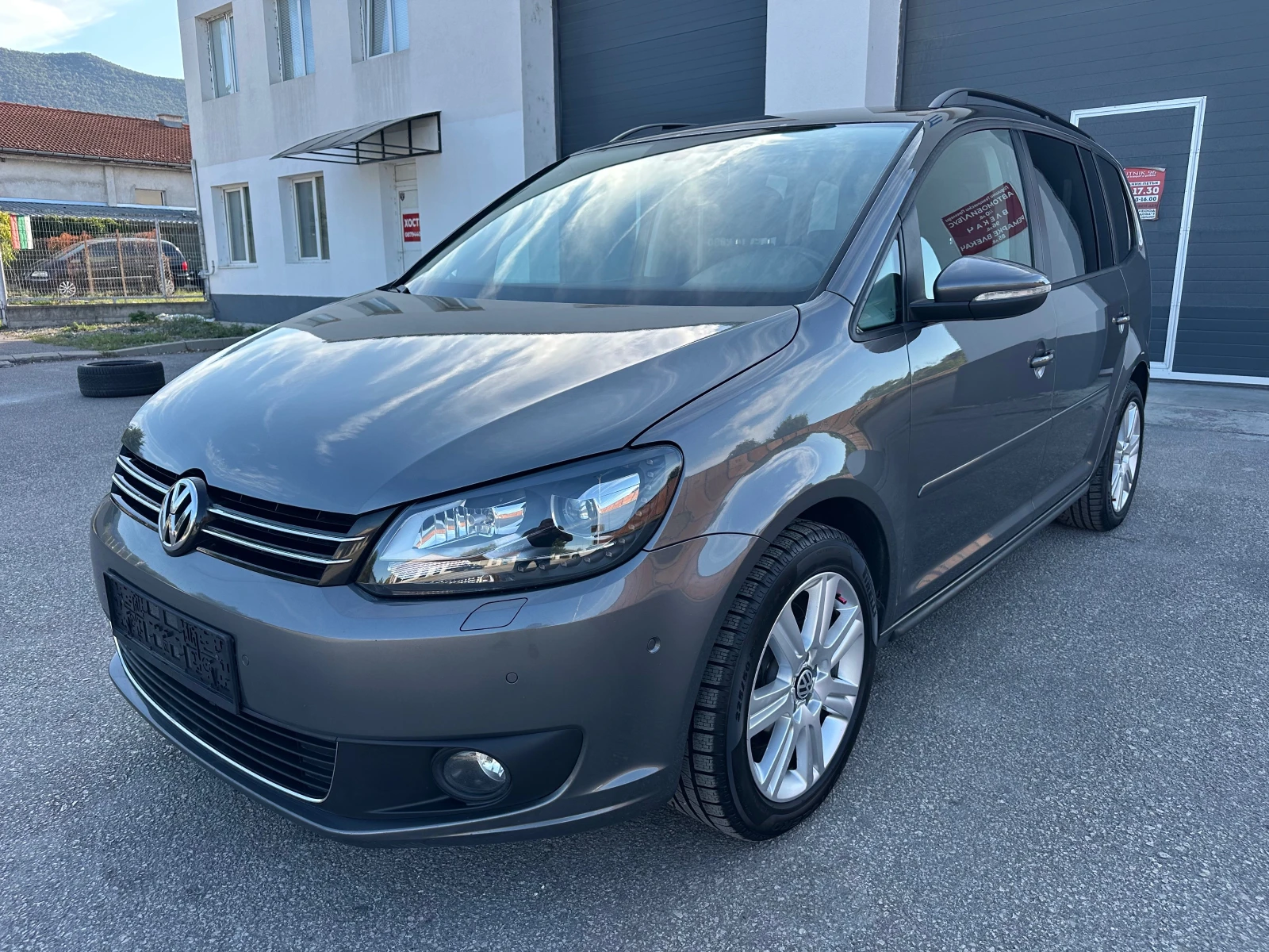 VW Touran 2.0TDI High-Line - изображение 3