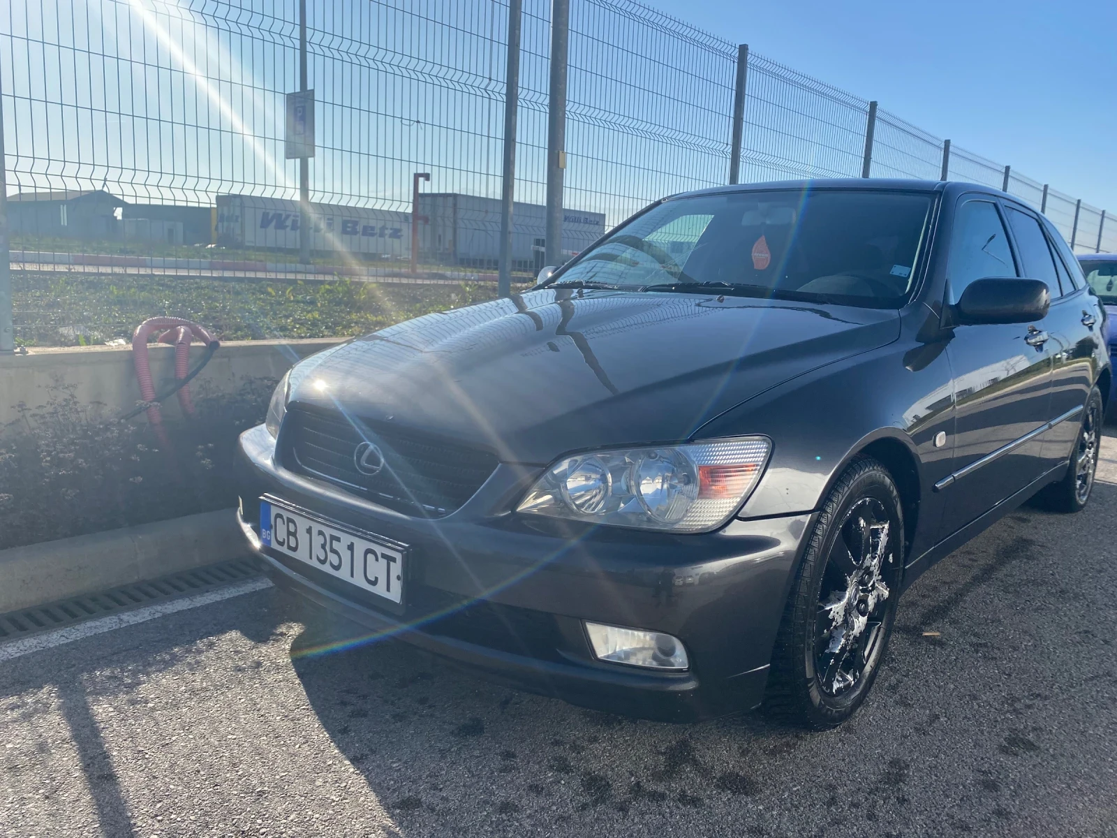 Lexus IS 200  - изображение 2