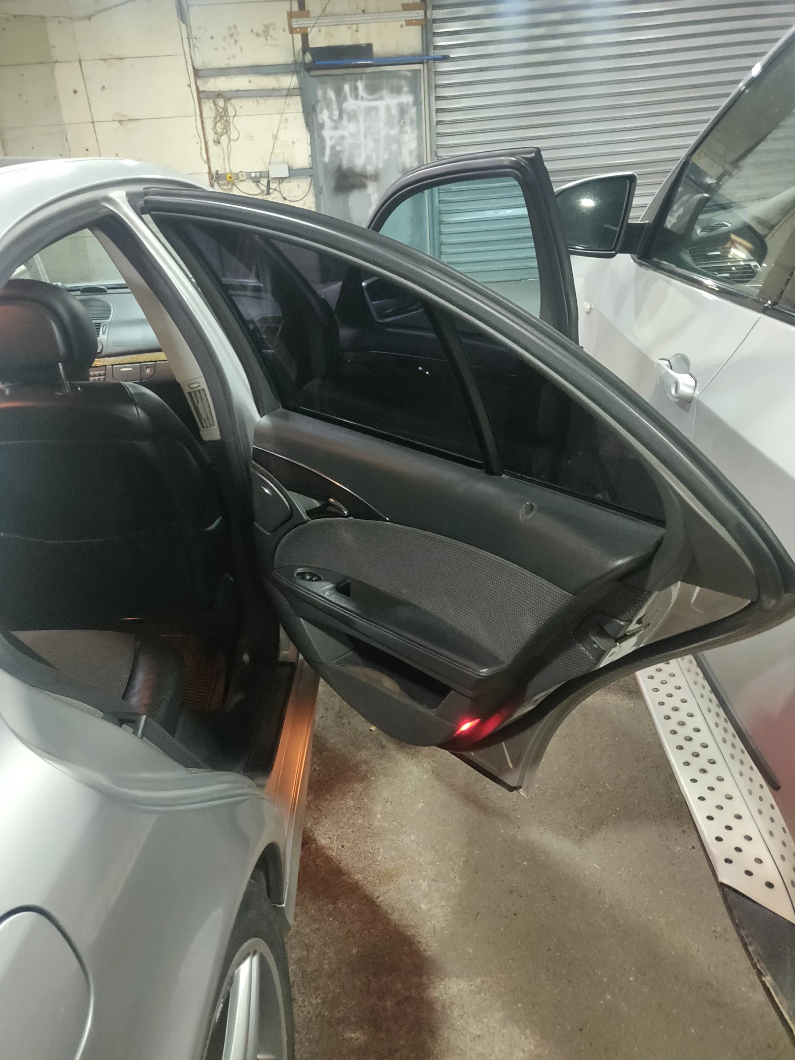 Mercedes-Benz E 240 avant-garde 4x4  | Mobile.bg   9