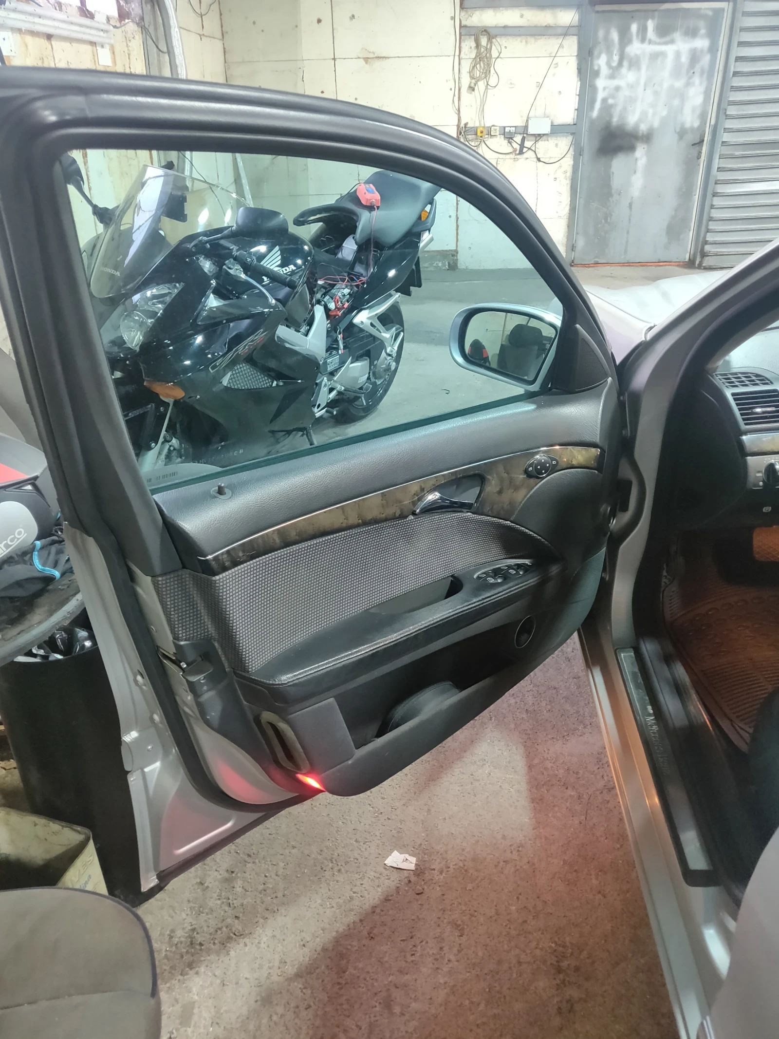 Mercedes-Benz E 240 avant-garde 4x4  | Mobile.bg   6