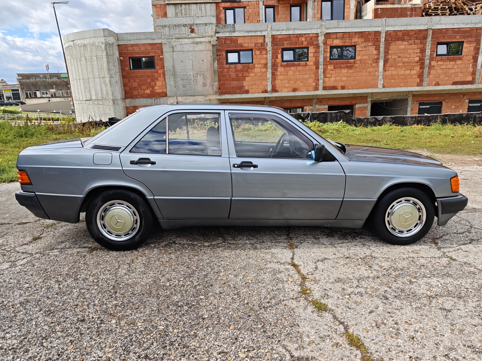 Mercedes-Benz 190, снимка 4 - Автомобили и джипове - 54123255