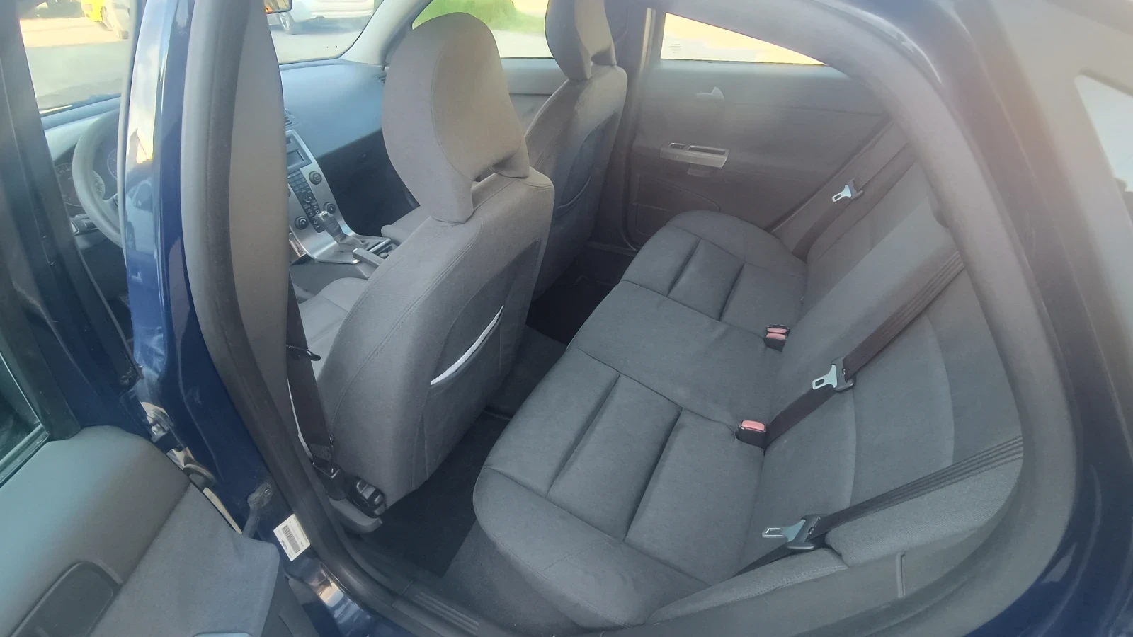 Volvo S40 2.0 HDI, снимка 9 - Автомобили и джипове - 54415633