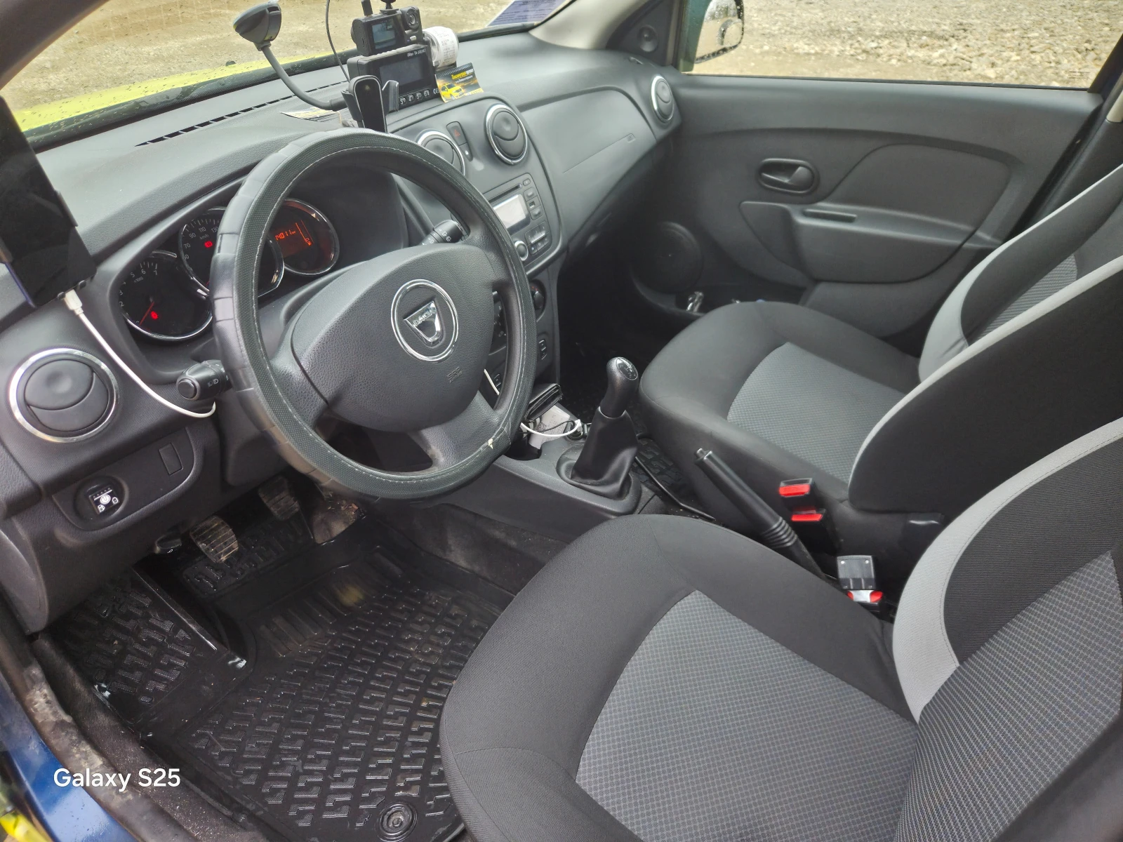 Dacia Logan 4 цил, снимка 8 - Автомобили и джипове - 54916162