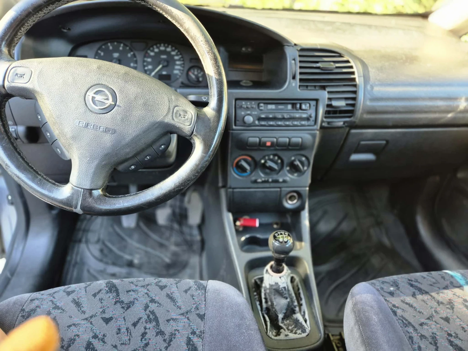 Opel Zafira, снимка 6 - Автомобили и джипове - 54934618