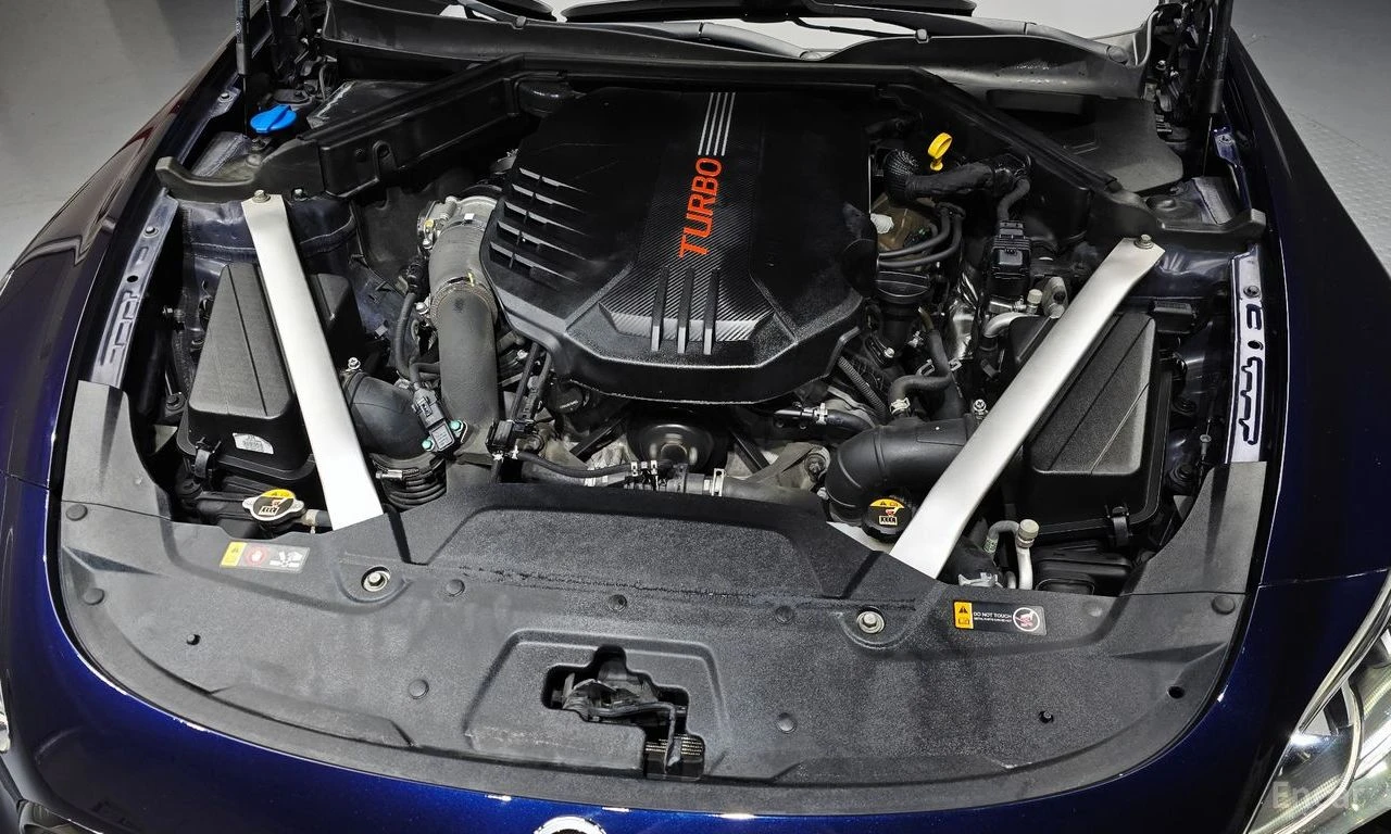 Kia Stinger 3.3 GT* ПОДГРЕВ* ОБДУХВАНЕ* КАМЕРА* КРАЙНА ЦЕНА* , снимка 17 - Автомобили и джипове - 54972037