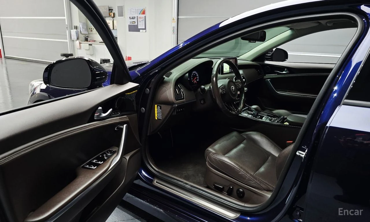 Kia Stinger 3.3 GT* ПОДГРЕВ* ОБДУХВАНЕ* КАМЕРА* КРАЙНА ЦЕНА* , снимка 6 - Автомобили и джипове - 54972037