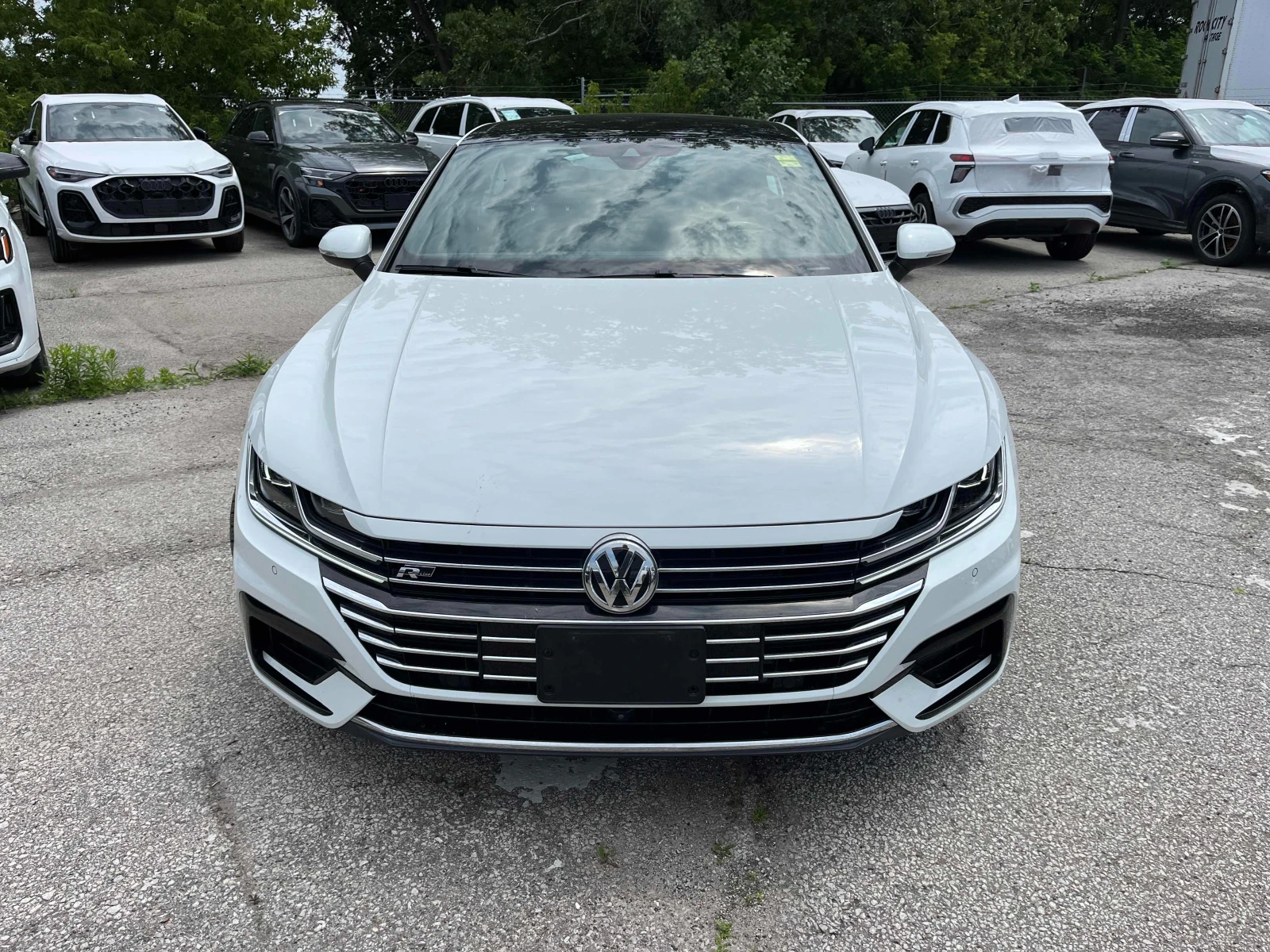 VW Arteon Auto/R-LINE 4 MOTION/Keyless/ПАНОРАМА/CARFAX, снимка 2 - Автомобили и джипове - 55218391