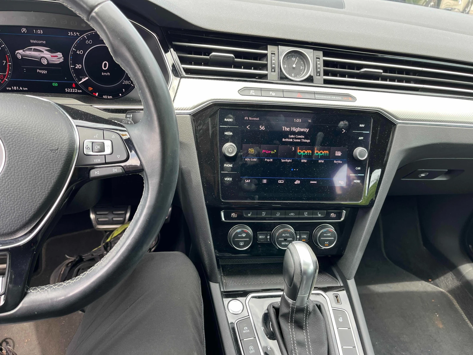 VW Arteon Auto/R-LINE 4 MOTION/Keyless/ПАНОРАМА/CARFAX, снимка 8 - Автомобили и джипове - 55218391