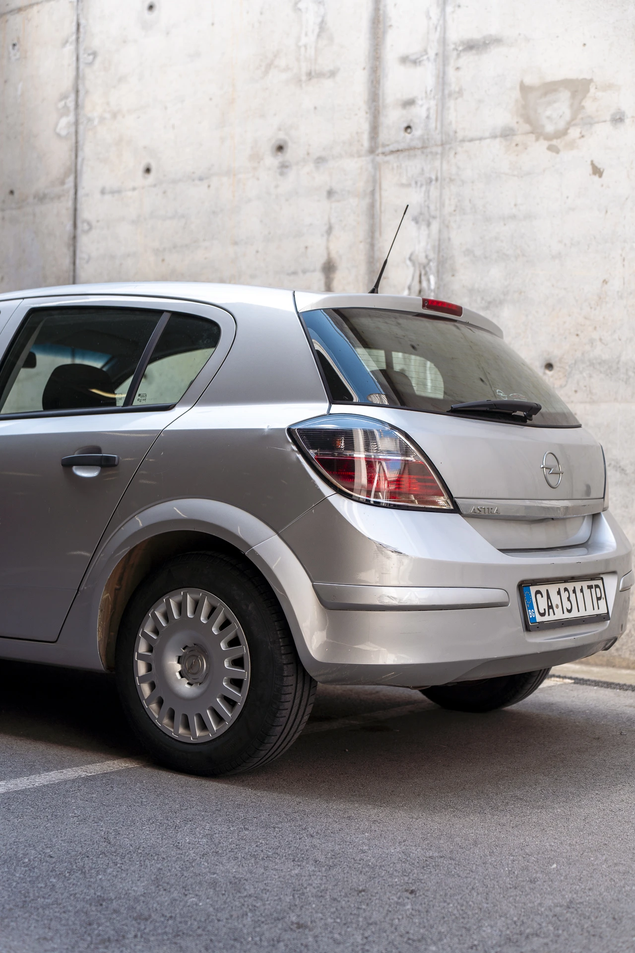 Opel Astra, снимка 3 - Автомобили и джипове - 55640507