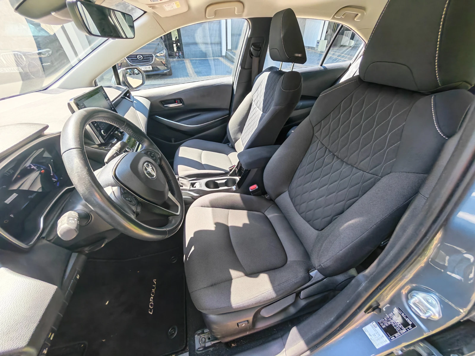 Toyota Corolla 1.6, 72х kм, Гаранция, Executive, снимка 9 - Автомобили и джипове - 55989274