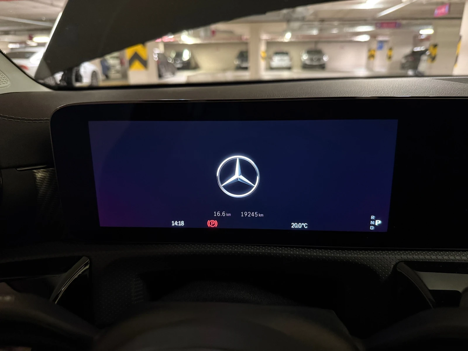 Mercedes-Benz CLA 200, снимка 6 - Автомобили и джипове - 56120892