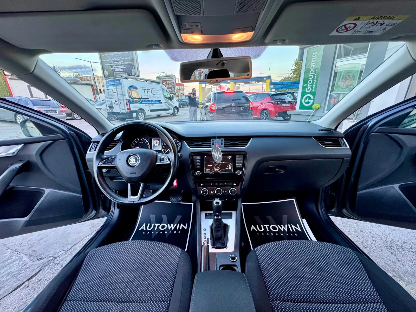 Skoda Octavia 1.6TDI / DSG / NAVI / 2015 / TOP, снимка 11 - Автомобили и джипове - 56251805