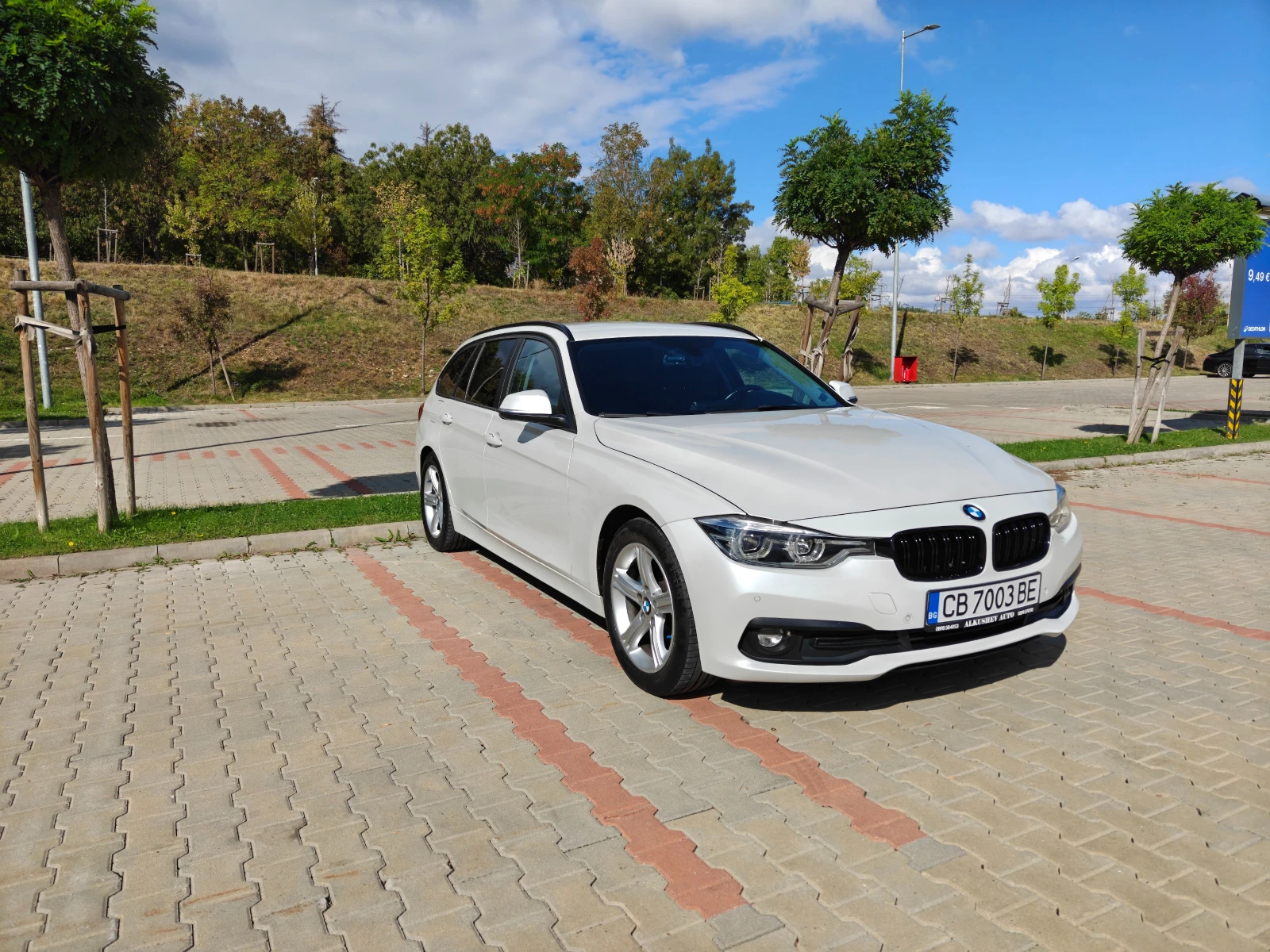 BMW 318 D LCI Full LED, снимка 3 - Автомобили и джипове - 56329020