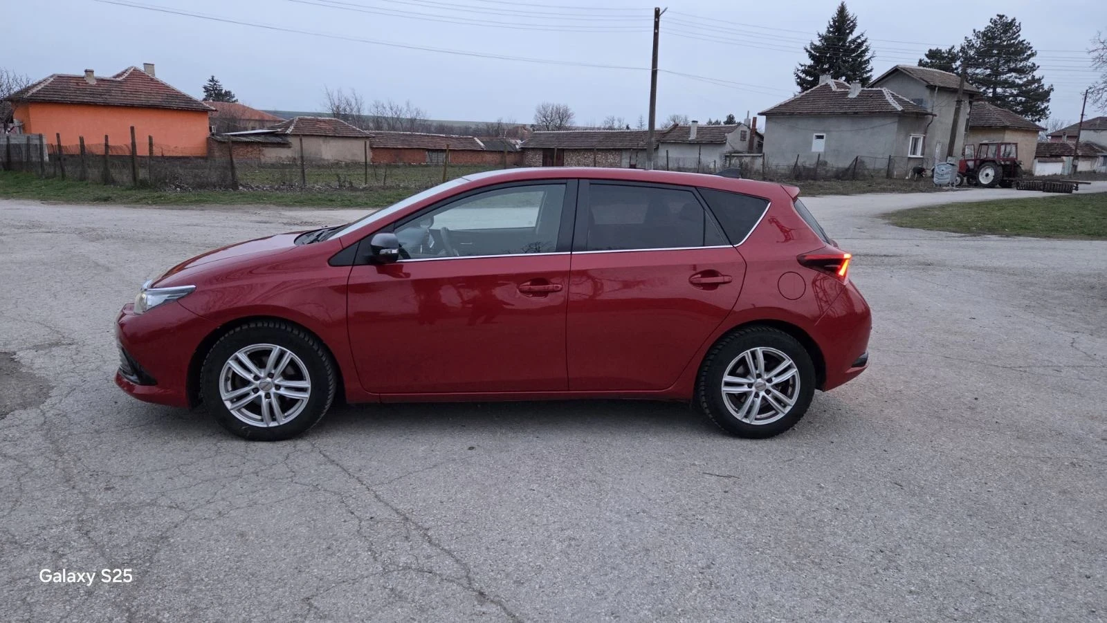 Toyota Auris 1.2Д4Т, снимка 4 - Автомобили и джипове - 56331020