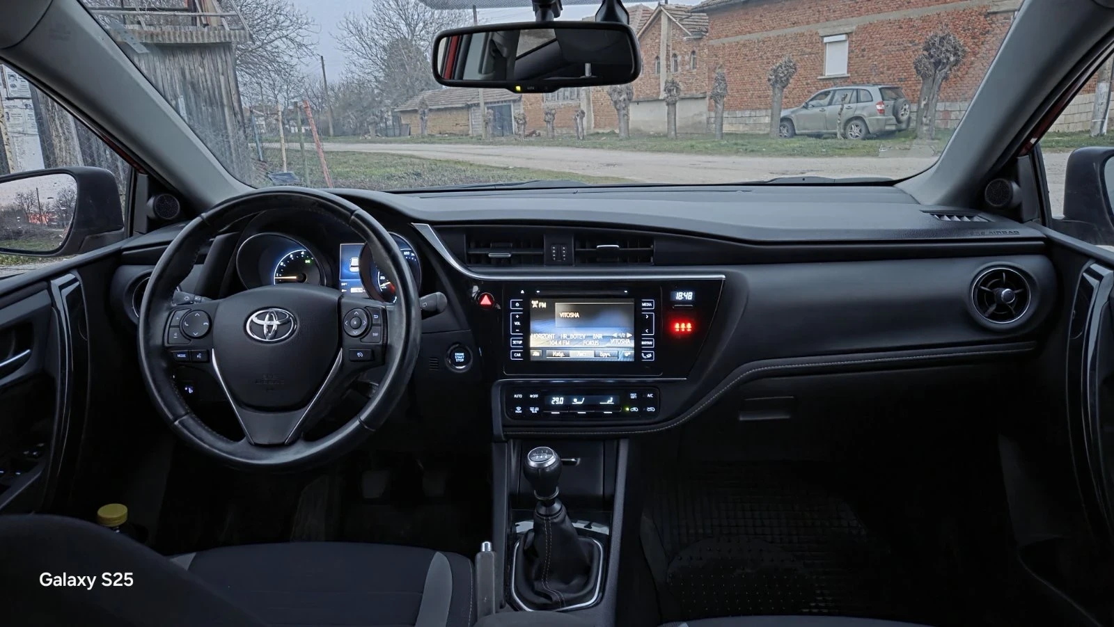 Toyota Auris 1.2Д4Т, снимка 8 - Автомобили и джипове - 56331020