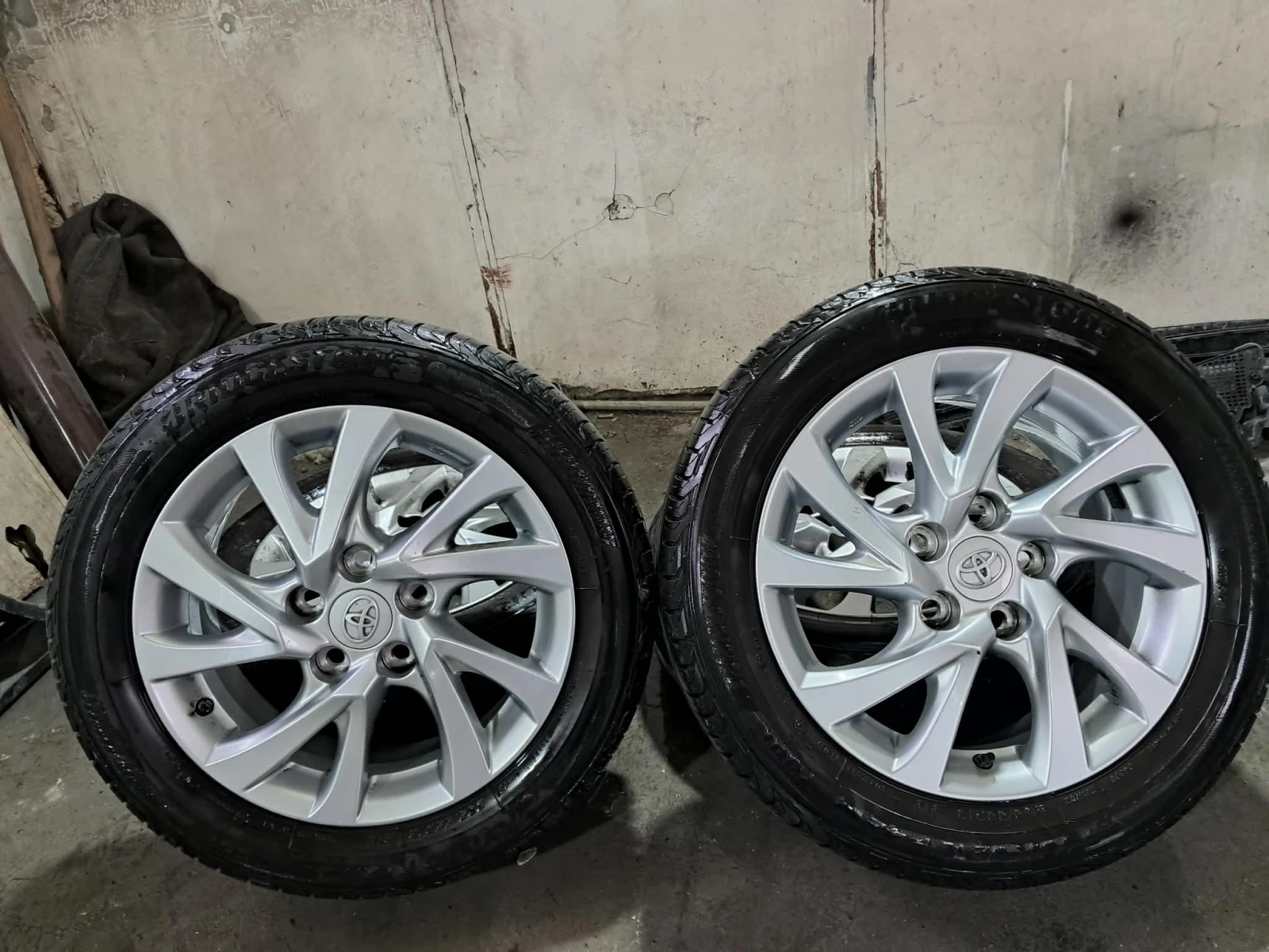 Toyota Auris 1.2Д4Т, снимка 10 - Автомобили и джипове - 56331020