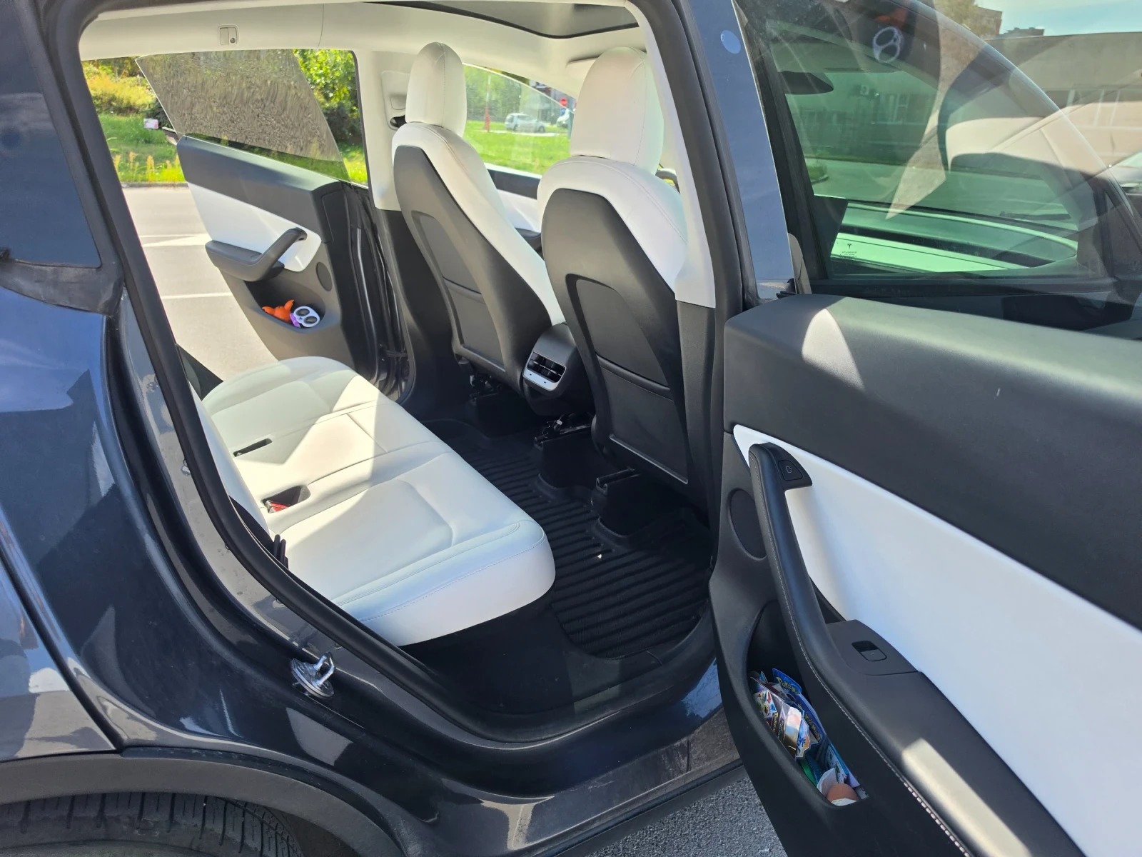 Tesla Model Y, снимка 12 - Автомобили и джипове - 56331822