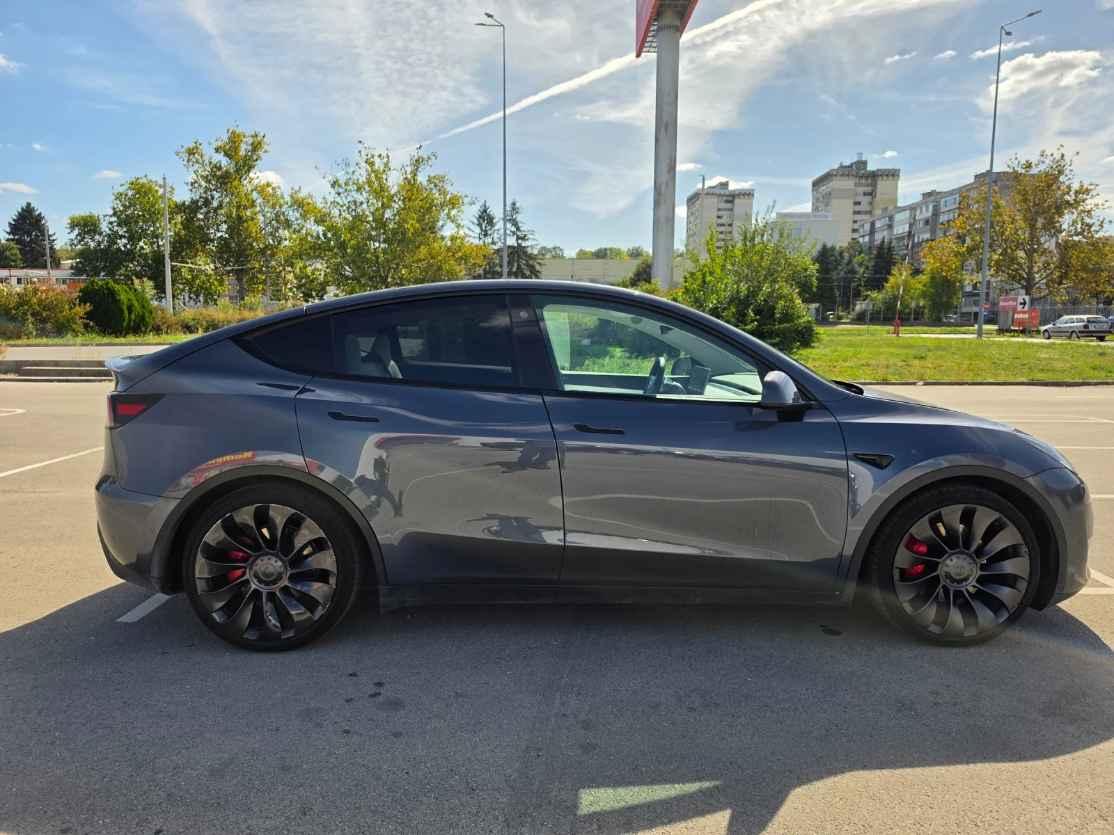 Tesla Model Y, снимка 5 - Автомобили и джипове - 56331822