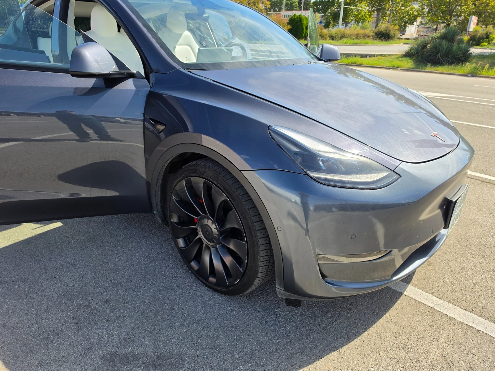 Tesla Model Y, снимка 9 - Автомобили и джипове - 56331822