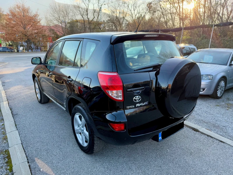 Toyota Rav4, снимка 4 - Автомобили и джипове - 48138944