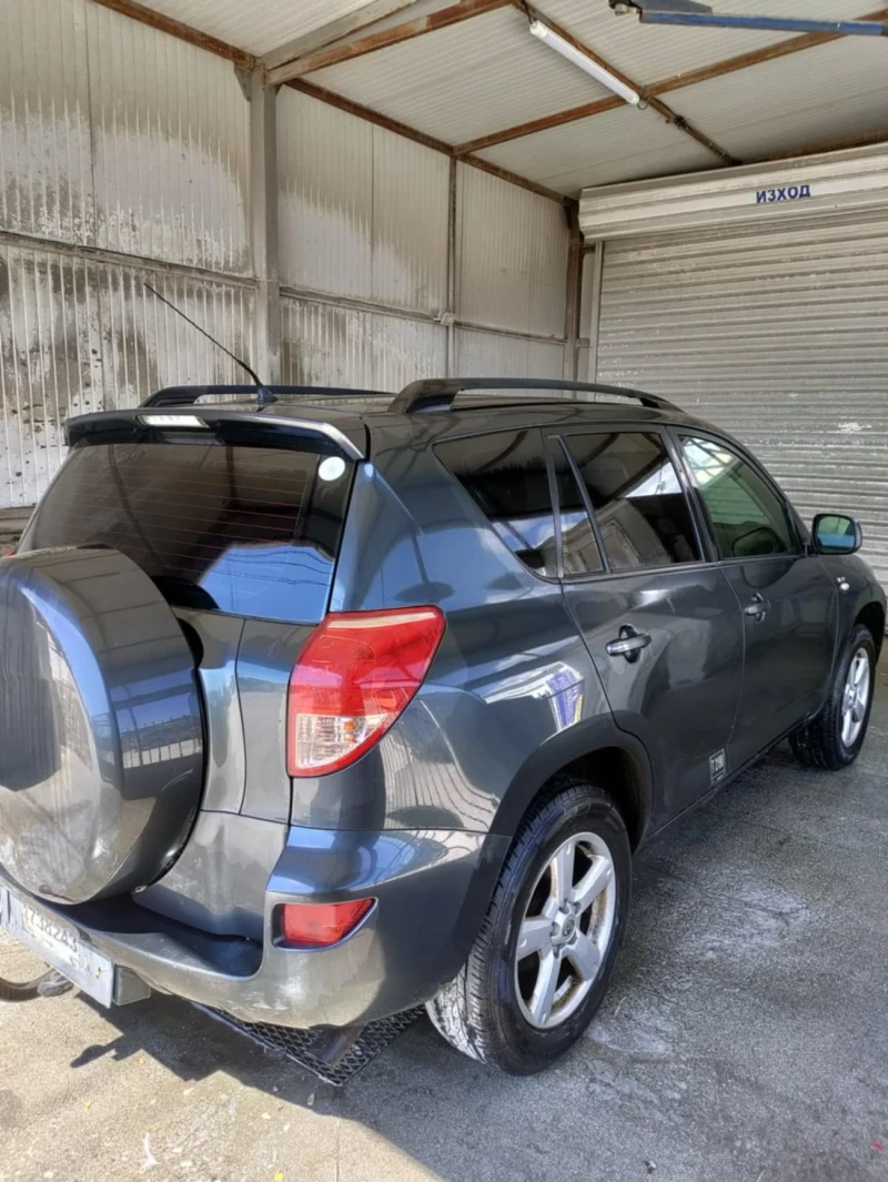 Toyota Rav4 d4d, снимка 3 - Автомобили и джипове - 48614567