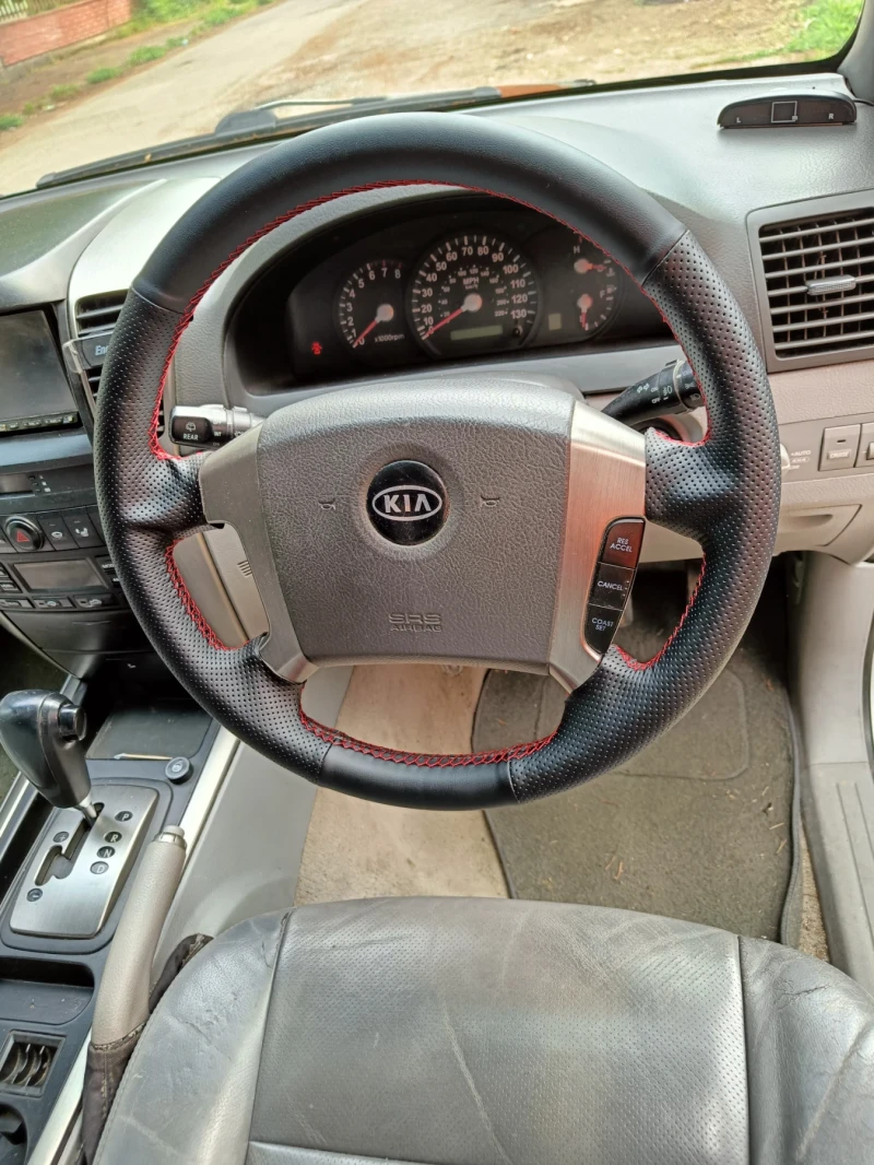 Kia Sorento 3.5 V6 Газ, снимка 10 - Автомобили и джипове - 53043407