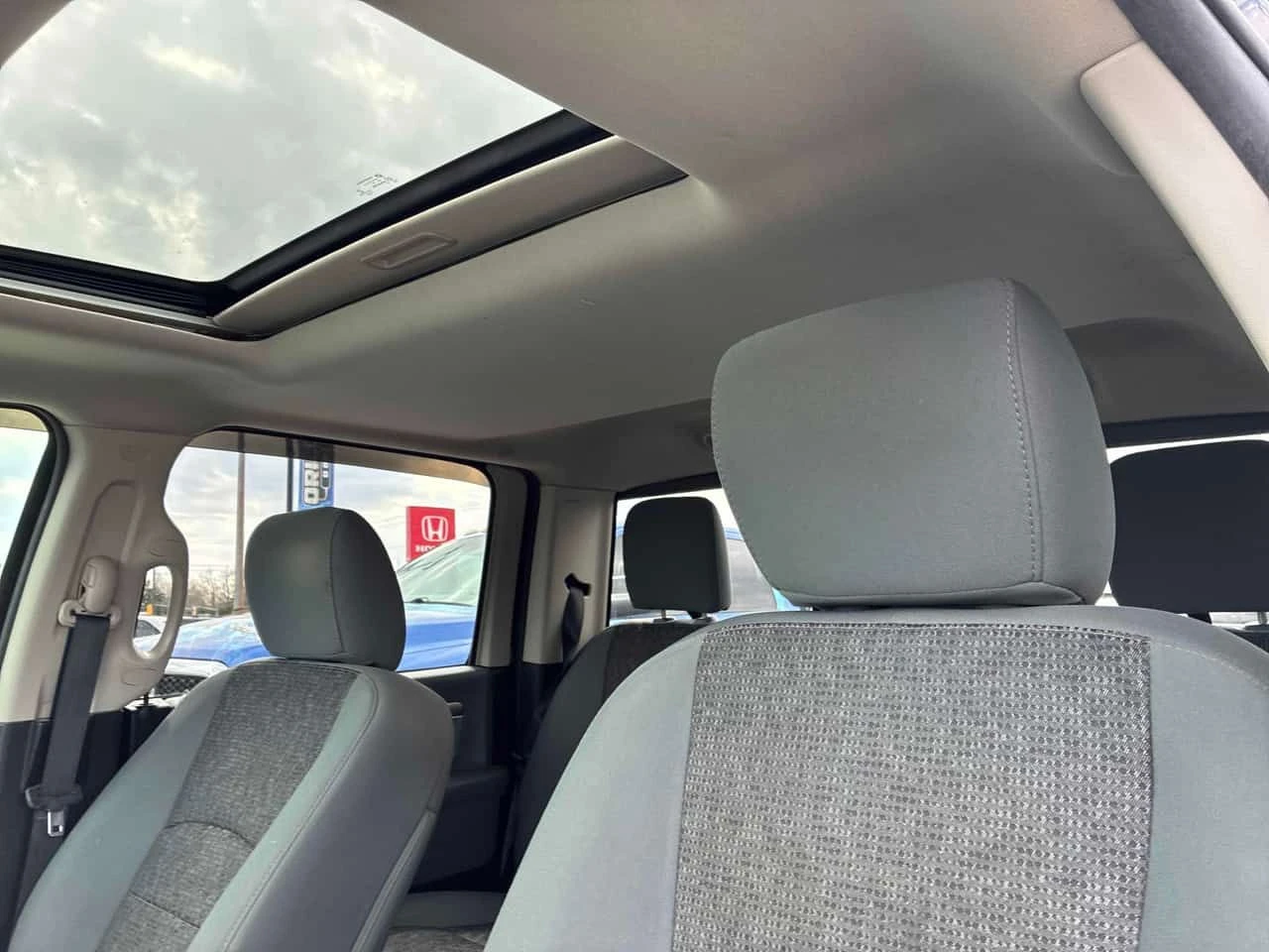 Dodge RAM 1500 * Big Horn * PANO* KEYLESS* ПОДГРЕВ* , снимка 11 - Автомобили и джипове - 54344218