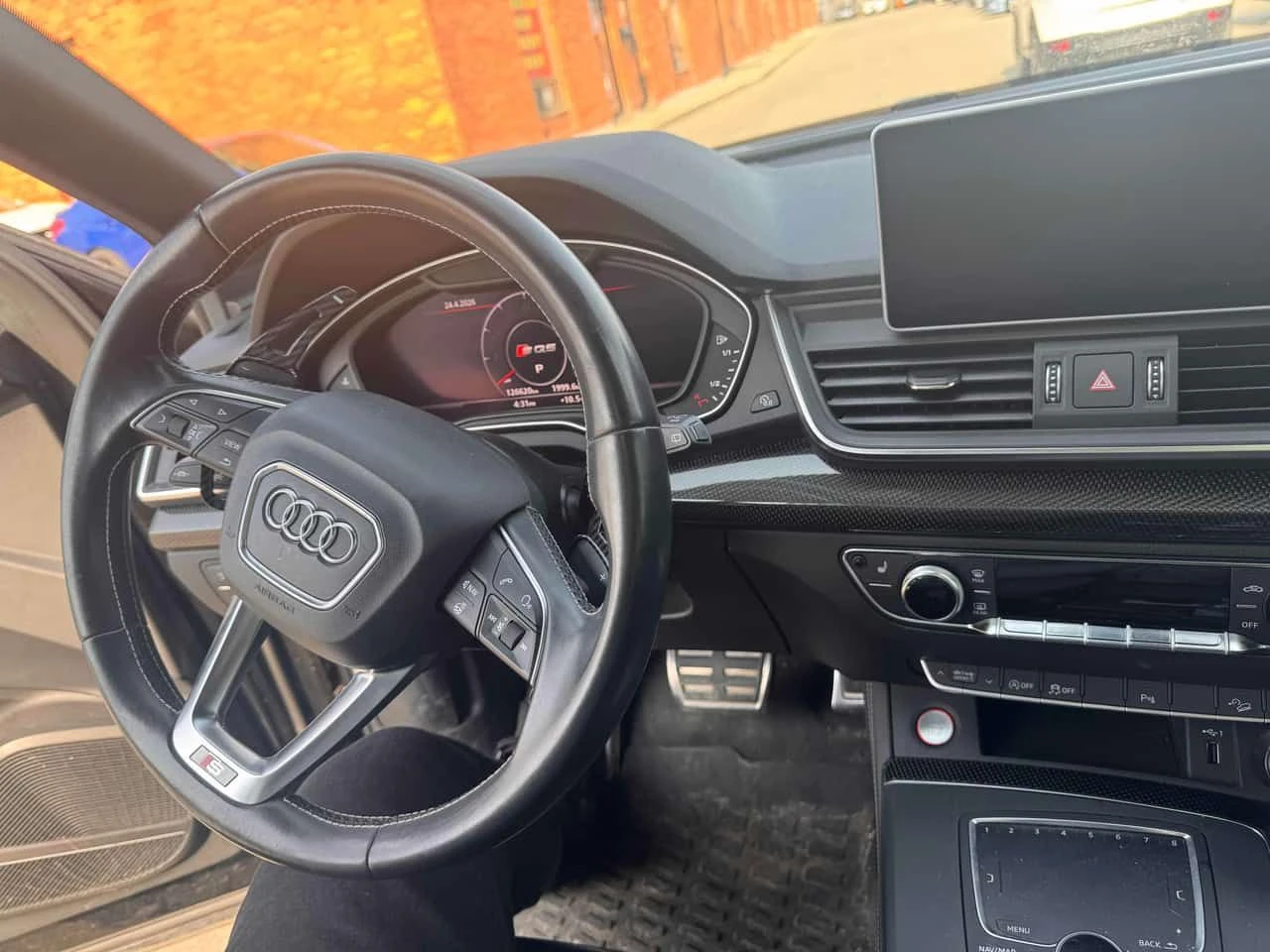 Audi SQ5 * Technik * БЕЗ ЗАБЕЛЕЖКИ* ПАНОРАМА* 360КАМ* , снимка 7 - Автомобили и джипове - 54770070