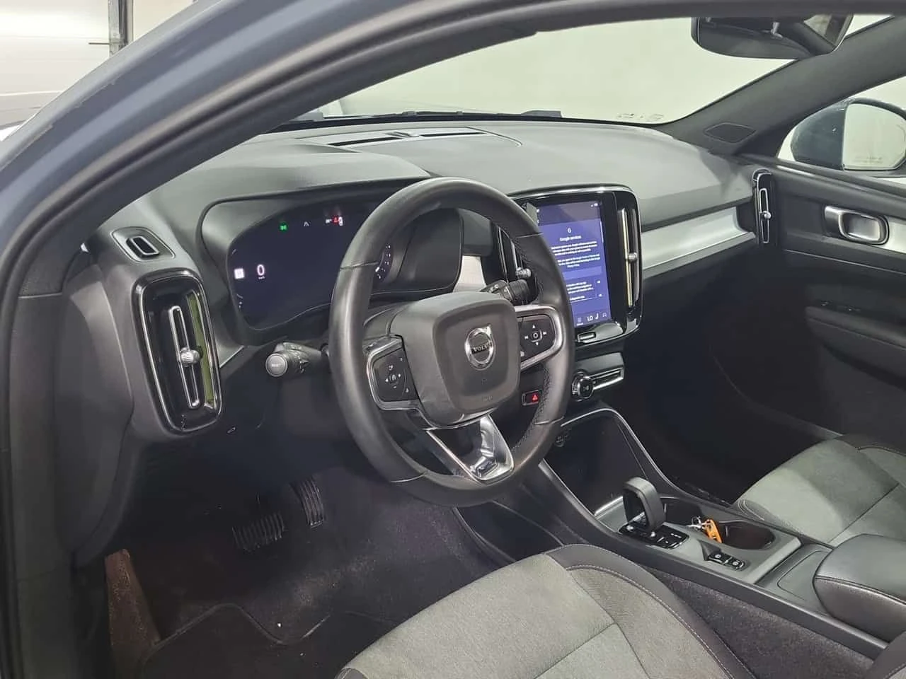 Volvo XC40 Core  CARFAX, снимка 13 - Автомобили и джипове - 54968609