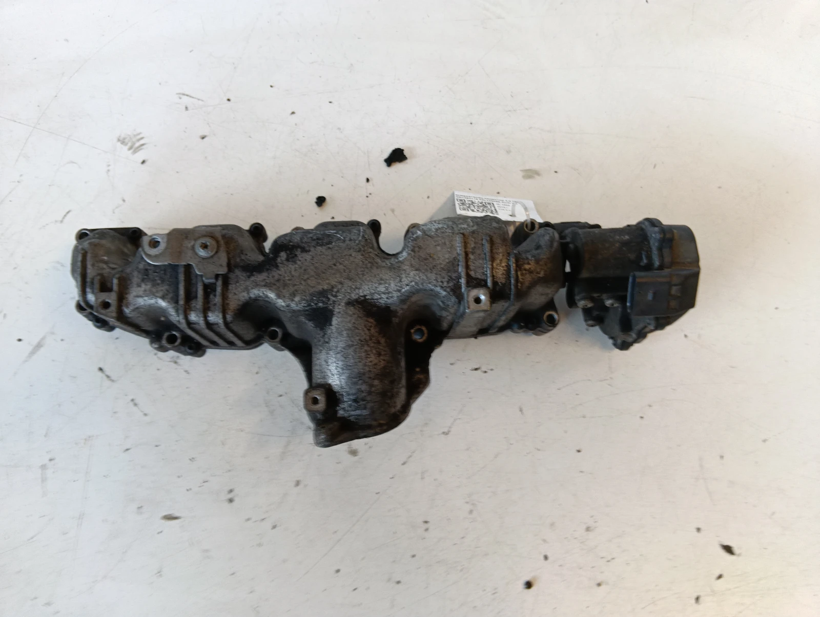 всмукателен колектор 2.0 TDI 03l129711E 03L129086 Audi Q5