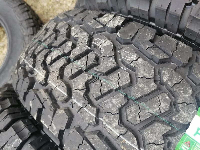 Гуми Всесезонни 235/75R15, снимка 5 - Гуми и джанти - 33283771