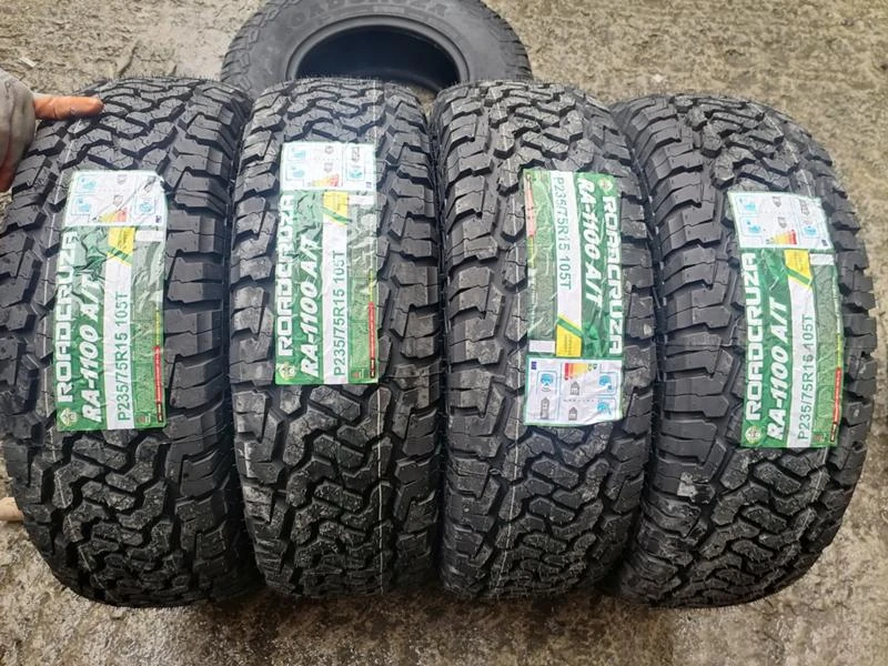 Гуми Всесезонни 235/75R15, снимка 1 - Гуми и джанти - 33283771