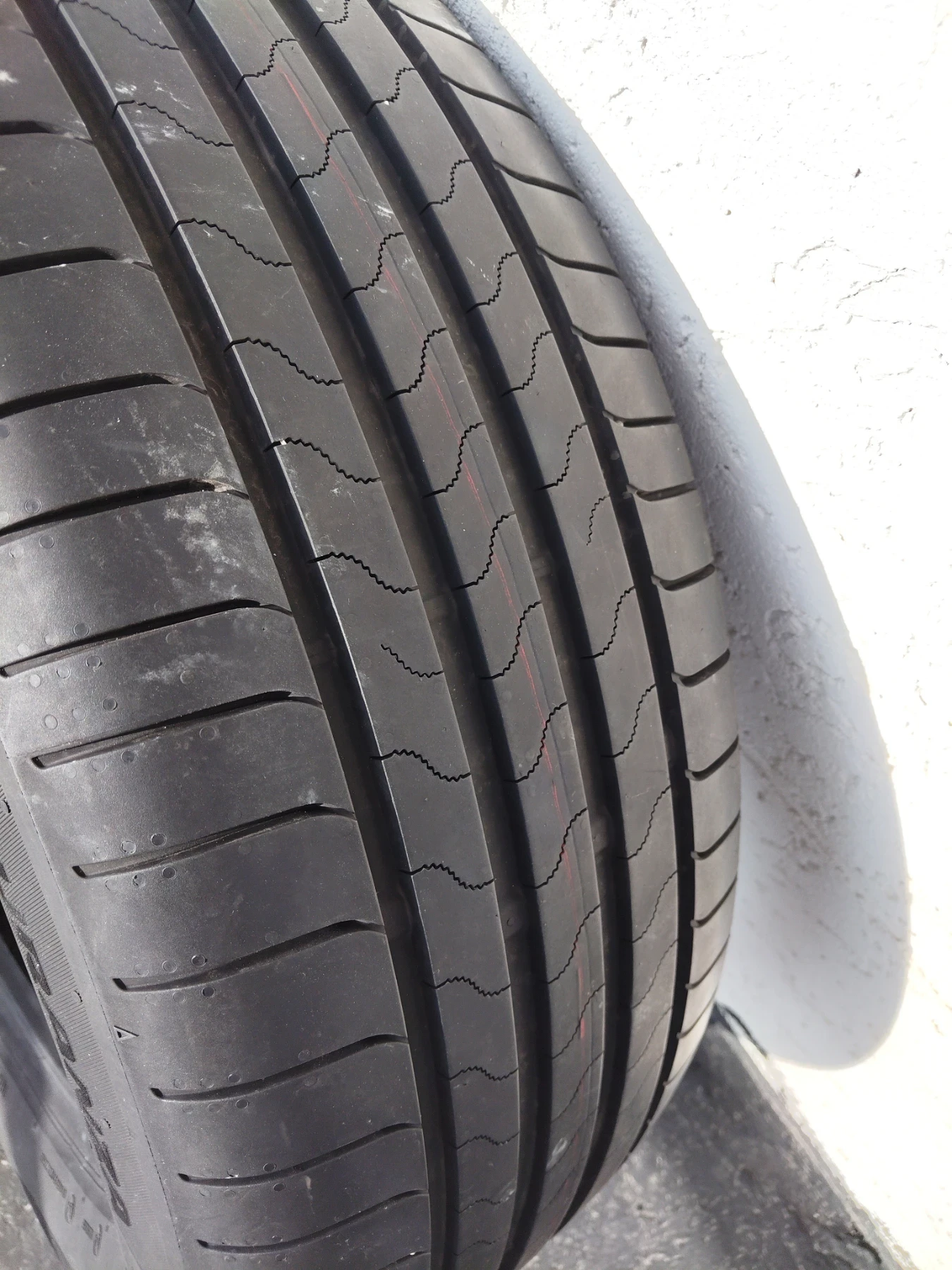 Гуми Летни 215/60R17, снимка 2 - Гуми и джанти - 54043778