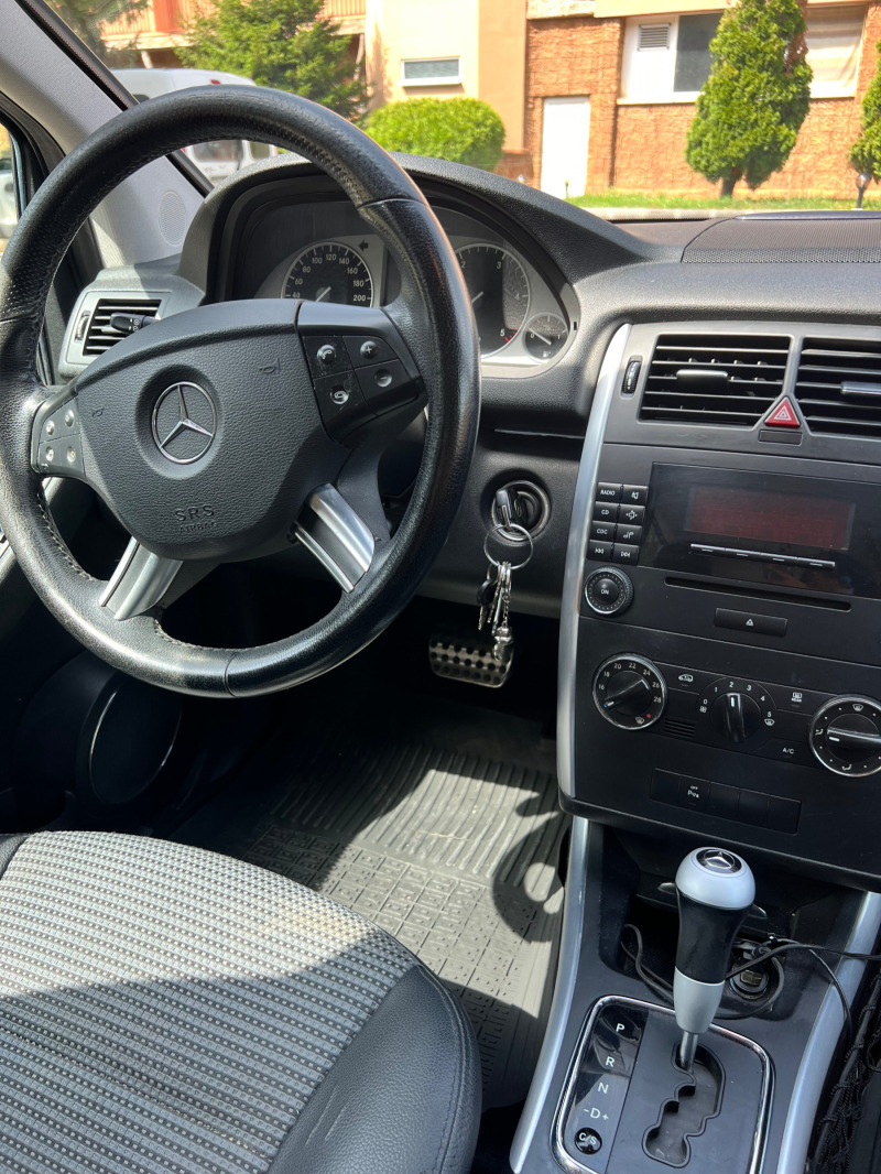 Mercedes-Benz B 200, снимка 5 - Автомобили и джипове - 46407132