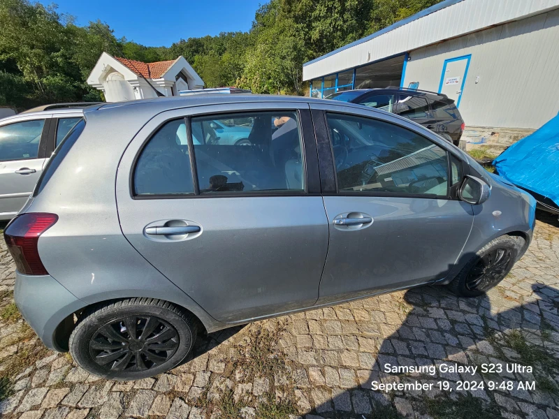 Toyota Yaris 1.2, снимка 8 - Автомобили и джипове - 48321505