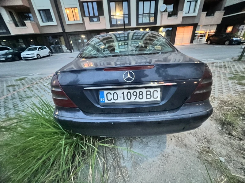 Mercedes-Benz E 270, снимка 3 - Автомобили и джипове - 47969827