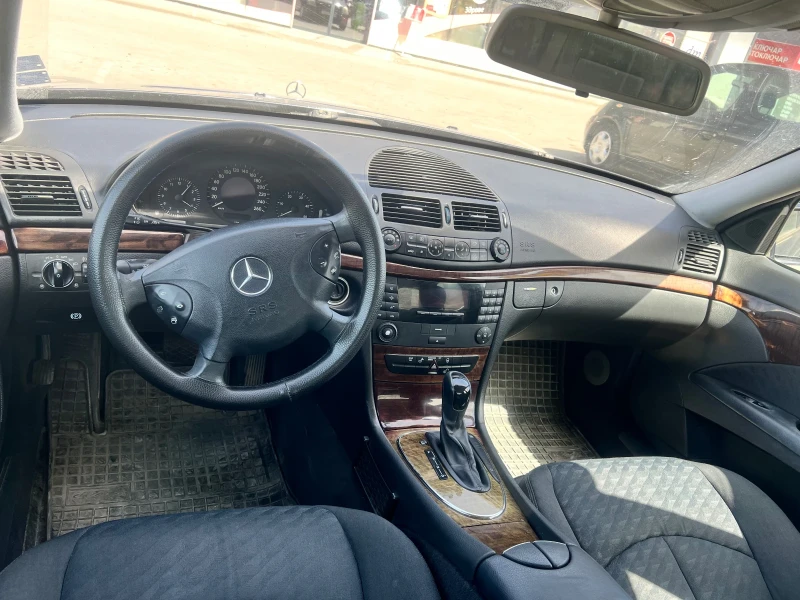 Mercedes-Benz E 270, снимка 7 - Автомобили и джипове - 47969827