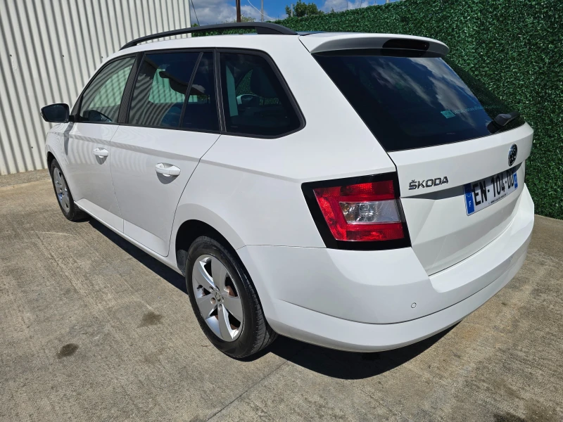 Skoda Fabia 1.2TSI 4 цилиндъра * ПАНОРАМА * НАВИГАЦИЯ , снимка 3 - Автомобили и джипове - 50364133