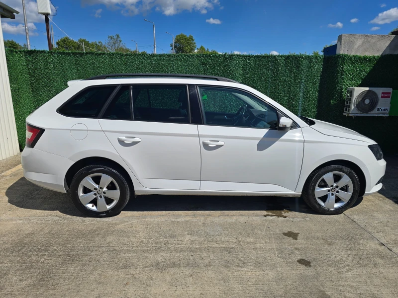 Skoda Fabia 1.2TSI 4 цилиндъра * ПАНОРАМА * НАВИГАЦИЯ , снимка 6 - Автомобили и джипове - 50364133