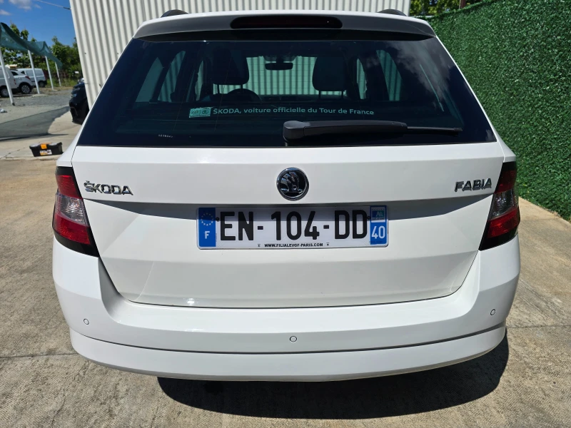 Skoda Fabia 1.2TSI 4 цилиндъра * ПАНОРАМА * НАВИГАЦИЯ , снимка 4 - Автомобили и джипове - 50364133