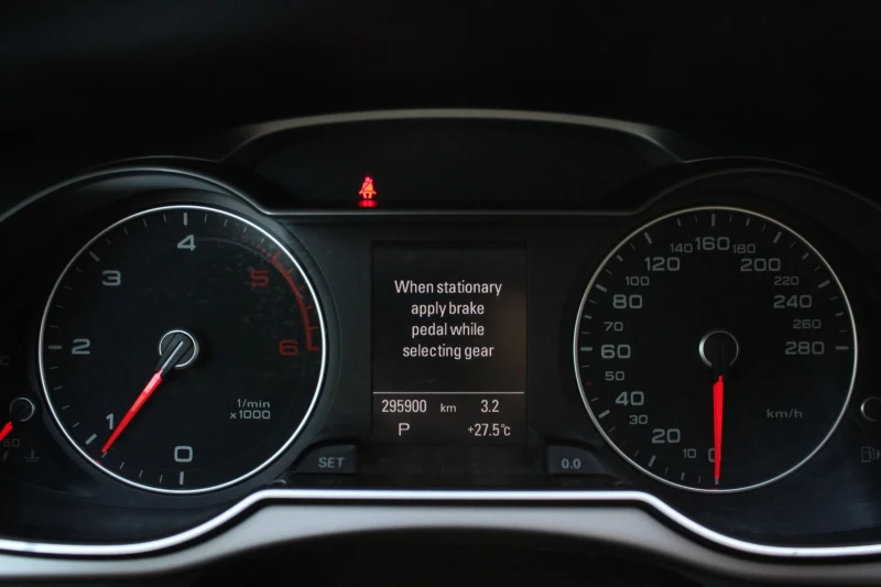 Audi A4 Allroad 2.0TDI QUATTRO S LINE, снимка 16 - Автомобили и джипове - 50626835