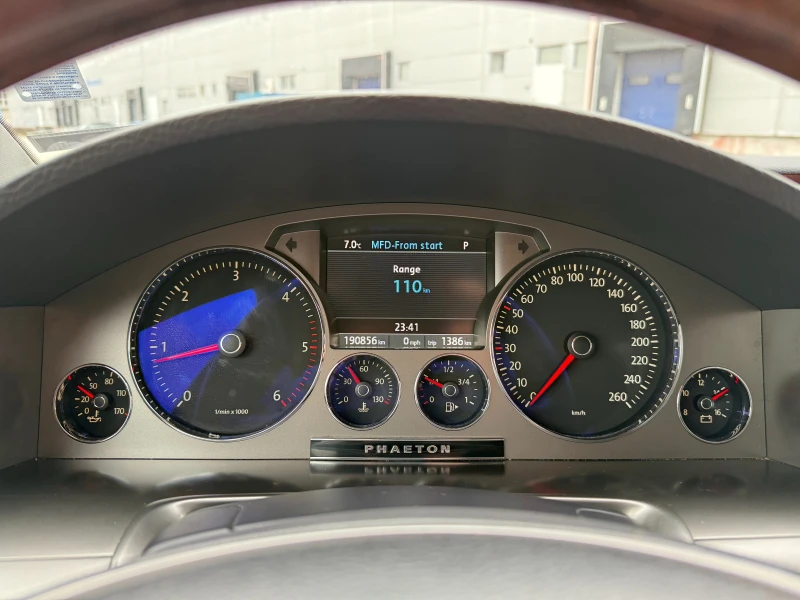 VW Phaeton, снимка 13 - Автомобили и джипове - 53391625