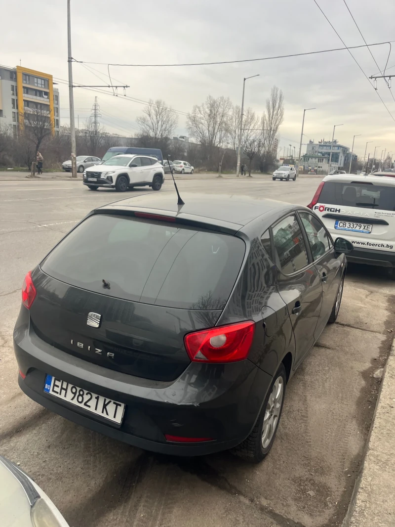 Seat Ibiza 1.2 бензин, снимка 12 - Автомобили и джипове - 53495036